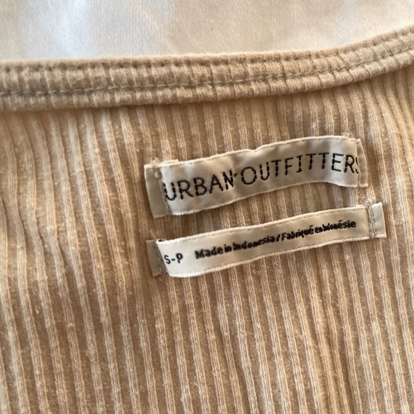 Urban outfitters baby tee - Picture 2 of 4